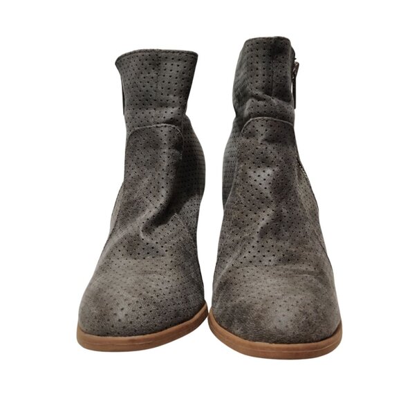 JustFab 7 Womens Gray Ankle Boots Perforated Faux Suede Block Heel Zip Booties - Picture 10 of 12